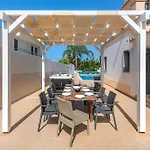 Ruana - 5 Bedrooms On Suite- Free Out Door Hot Jacuzzi - By Bedzy Villa