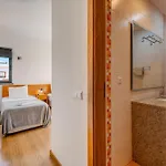 Ruana - 5 Bedrooms On Suite- Free Out Door Hot Jacuzzi - By Bedzy *