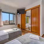 Ruana - 5 Bedrooms On Suite- Free Out Door Hot Jacuzzi - By Bedzy *