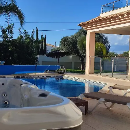 Ruana - 5 Bedrooms On Suite- Free Out Door Hot Jacuzzi - By Bedzy アルブフェイラ