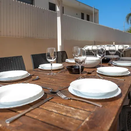 Ruana - 5 Bedrooms On Suite- Free Out Door Hot Jacuzzi - By Bedzy Villa *