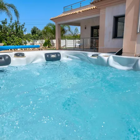 Ruana - 5 Bedrooms On Suite- Free Out Door Hot Jacuzzi - By Bedzy 빌라 알부페이라