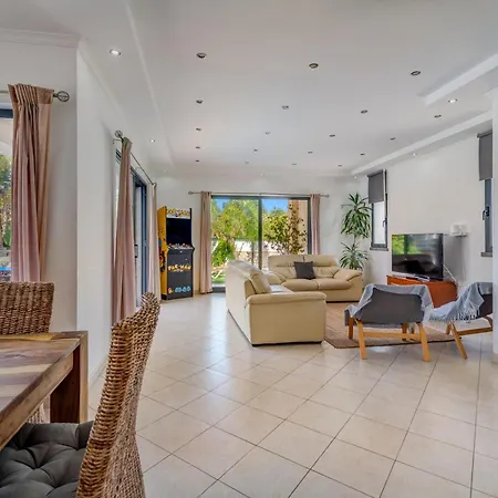 Ruana - 5 Bedrooms On Suite- Free Out Door Hot Jacuzzi - By Bedzy * 알부페이라