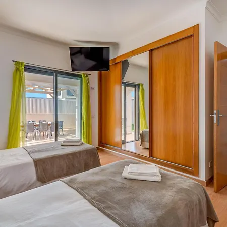 فيلة Ruana - 5 Bedrooms On Suite- Free Out Door Hot Jacuzzi - By Bedzy *