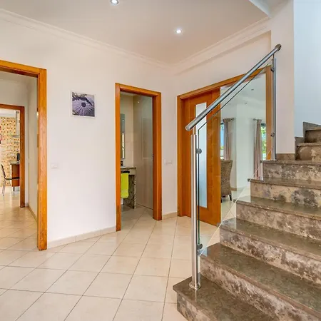 Ruana - 5 Bedrooms On Suite- Free Out Door Hot Jacuzzi - By Bedzy فيلة البوفيرا