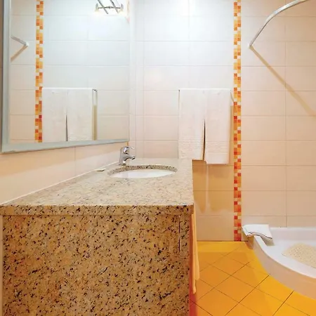 Ruana - 5 Bedrooms On Suite- Free Out Door Hot Jacuzzi - By Bedzy アルブフェイラ