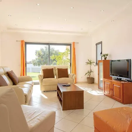 Ruana - 5 Bedrooms On Suite- Free Out Door Hot Jacuzzi - By Bedzy アルブフェイラ