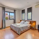 Villa Ruana - 5 Bedrooms On Suite- Free Out Door Hot Jacuzzi - By Bedzy Albufeira