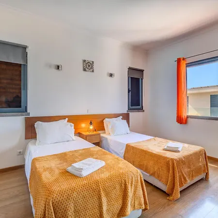 Ruana - 5 Bedrooms On Suite- Free Out Door Hot Jacuzzi - By Bedzy Villa *