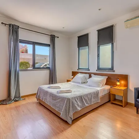Villa Ruana - 5 Bedrooms On Suite- Free Out Door Hot Jacuzzi - By Bedzy Albufeira
