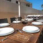 Ruana - 5 Bedrooms On Suite- Free Out Door Hot Jacuzzi - By Bedzy Villa *