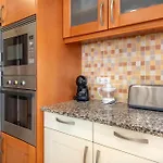 Ruana - 5 Bedrooms On Suite- Free Out Door Hot Jacuzzi - By Bedzy * Albufeira